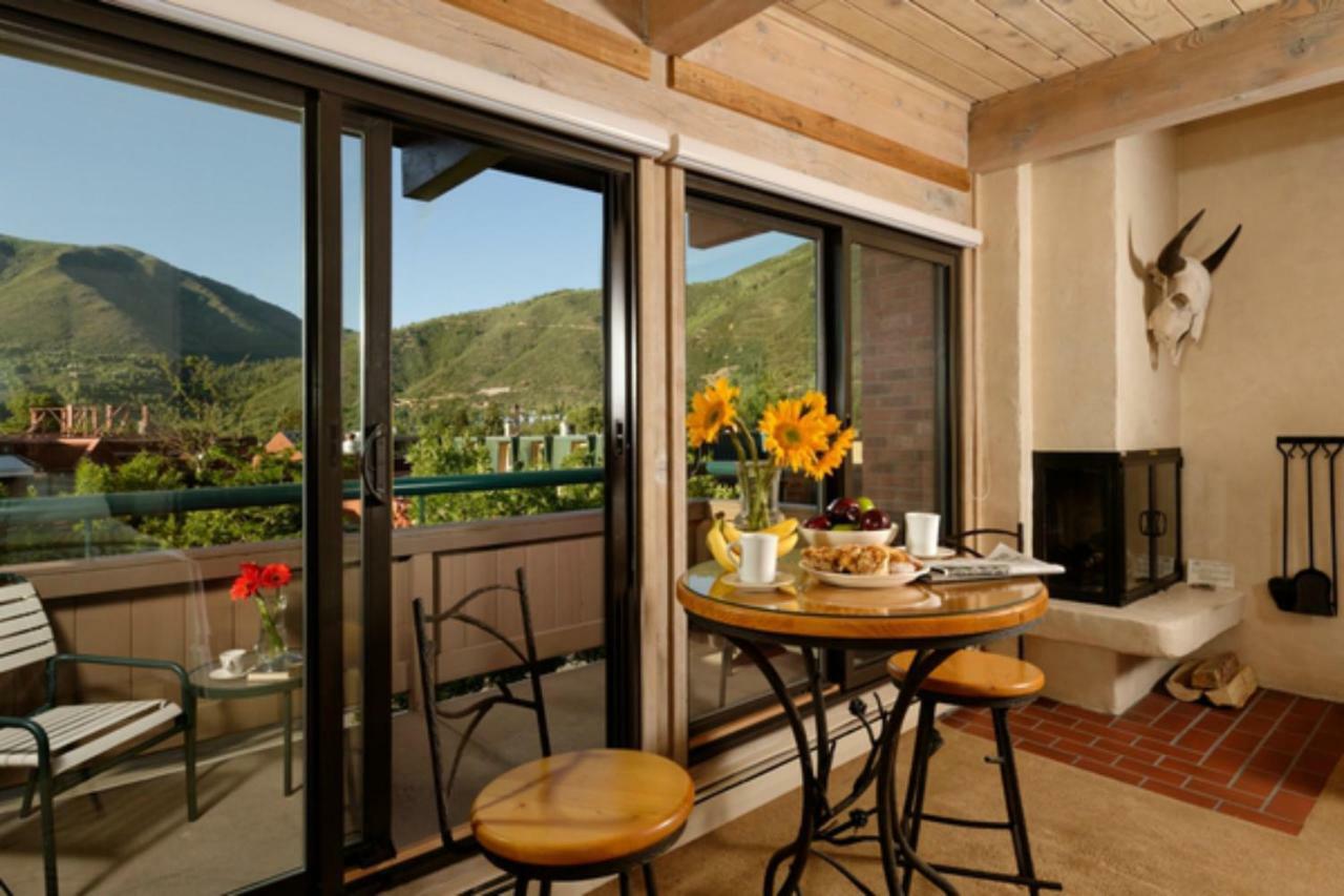 Aspen Square Condominium Hotel Exteriör bild