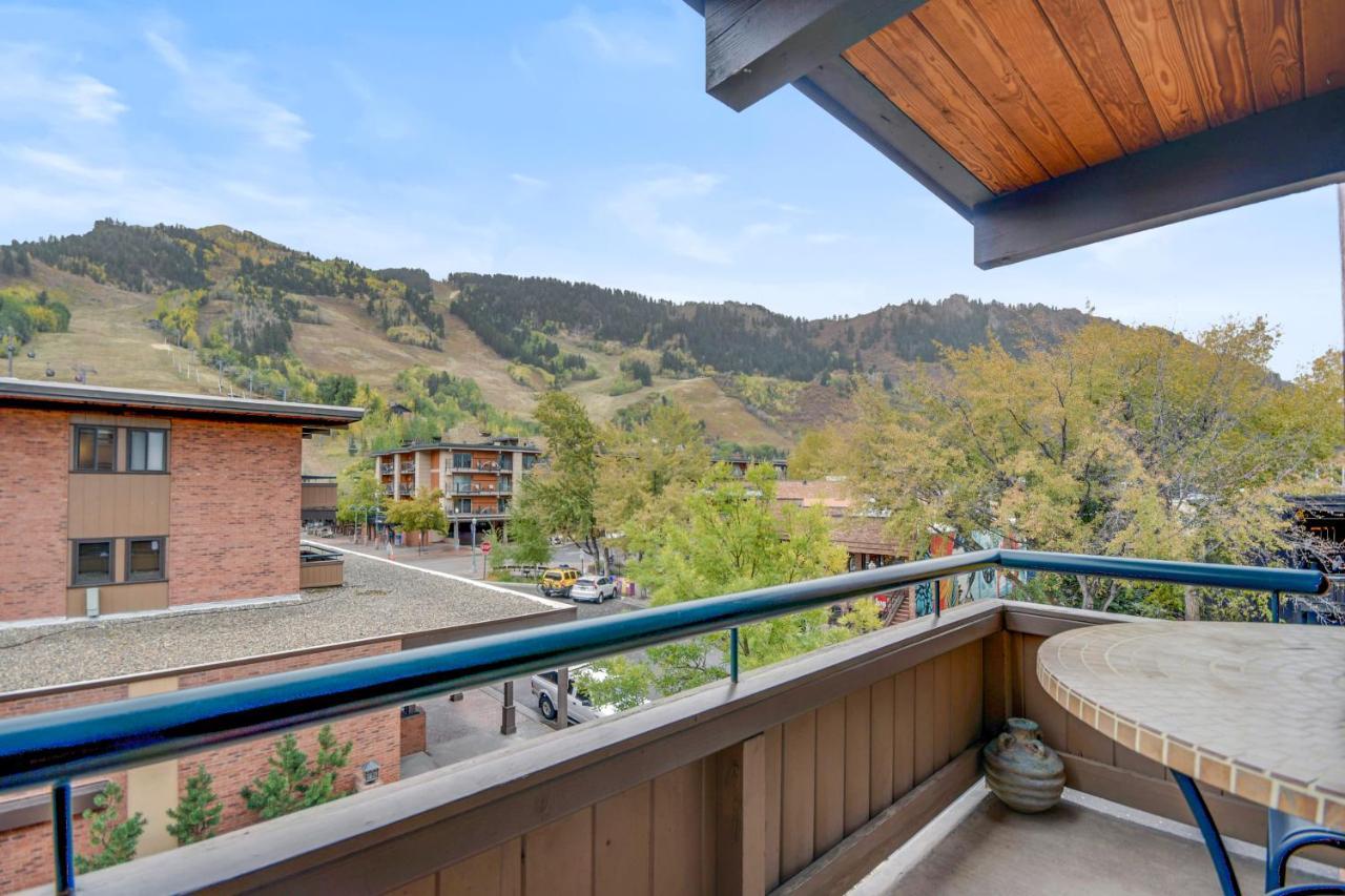 Aspen Square Condominium Hotel Exteriör bild